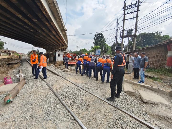 KAI Divre IV Tanjungkarang Tutup Delapan Titik Perlintasan Liar, Berikut Sebarannya